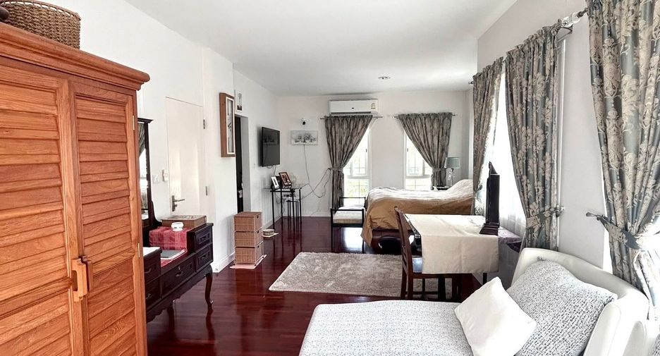 À louer 4 chambres villa à Mueang Phuket, Phuket