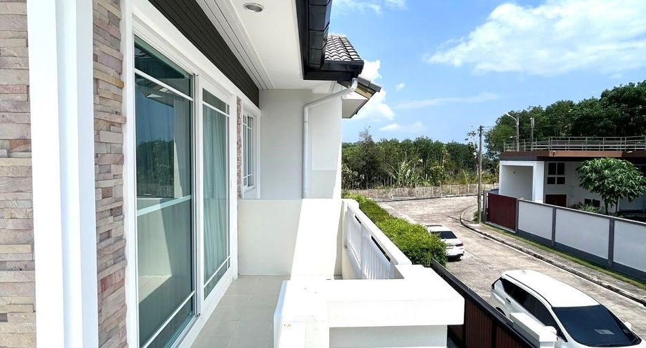 À louer 4 chambres villa à Mueang Phuket, Phuket