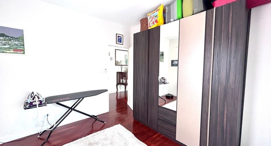 À louer 4 chambres villa à Mueang Phuket, Phuket