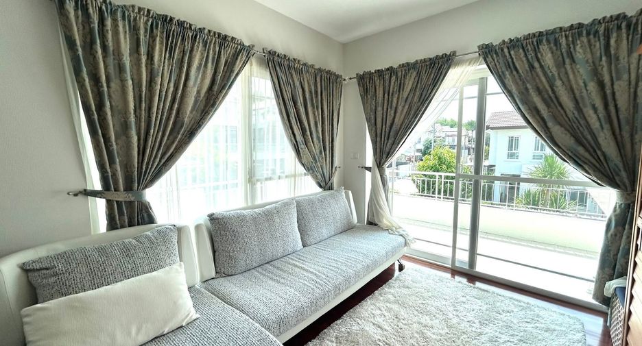 À louer 4 chambres villa à Mueang Phuket, Phuket
