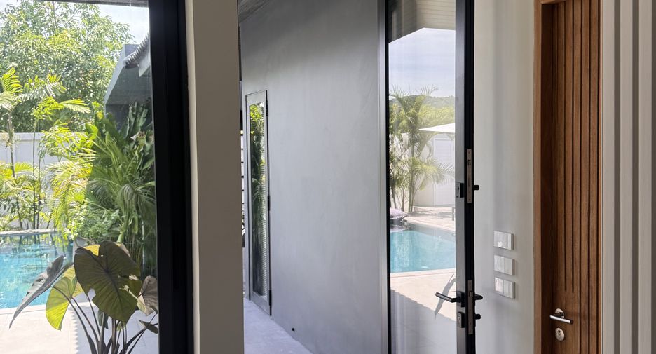 À vendre et à louer 4 chambres villa à Mueang Phuket, Phuket