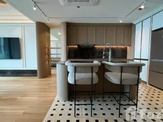 For sale and for rent 2 bedrooms condo in Yan Nawa, Bangkok