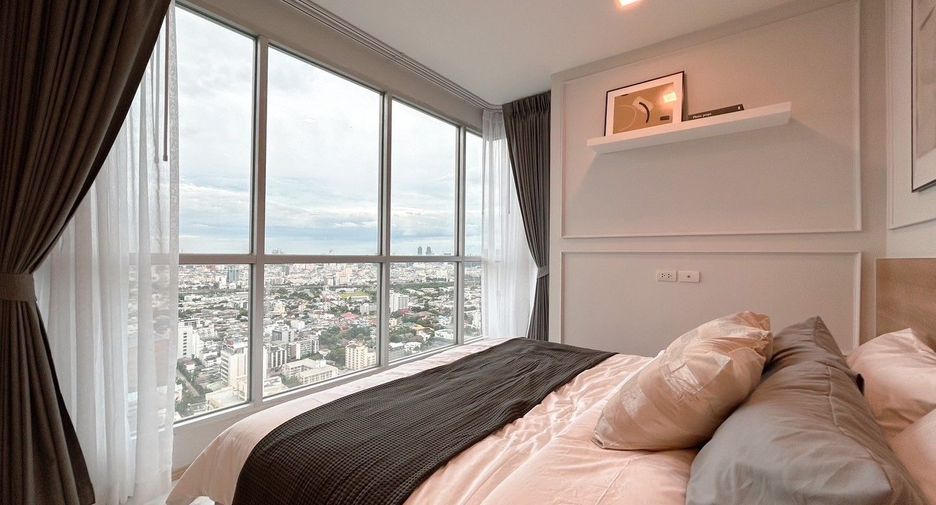 For sale 2 bedrooms condo in Phaya Thai, Bangkok