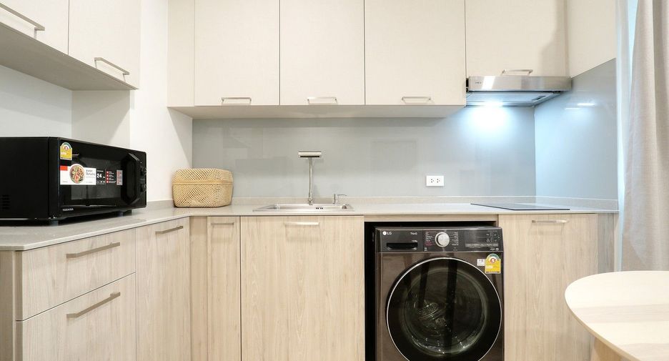 For rent 1 bed condo in Phaya Thai, Bangkok