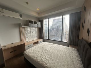For rent 2 bedrooms condo in Bang Rak, Bangkok