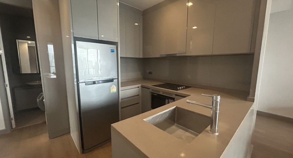 For rent 2 bedrooms condo in Bang Rak, Bangkok