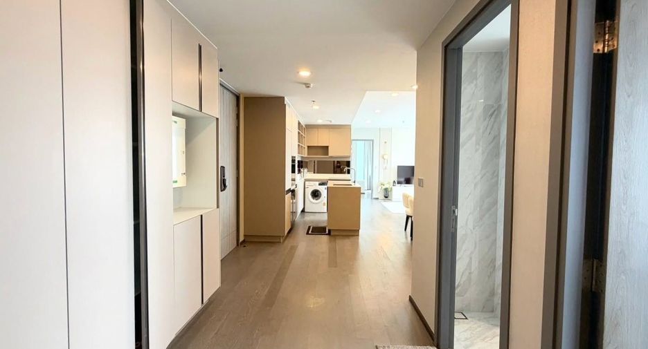 For rent 3 bedrooms condo in Khlong Toei, Bangkok
