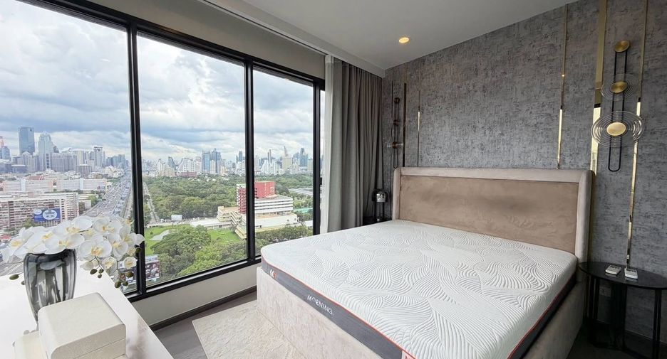 For rent 3 bedrooms condo in Khlong Toei, Bangkok