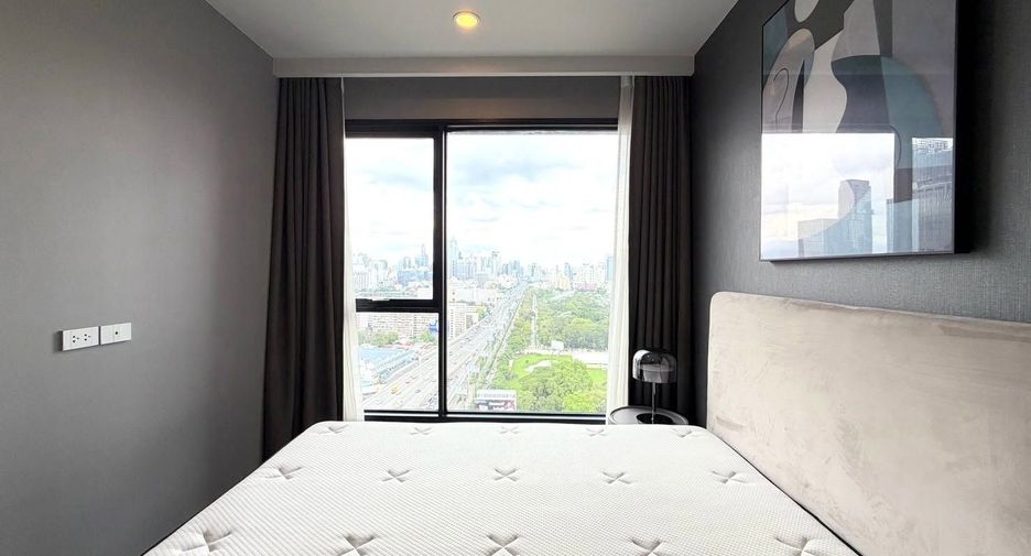 For rent 3 bedrooms condo in Khlong Toei, Bangkok