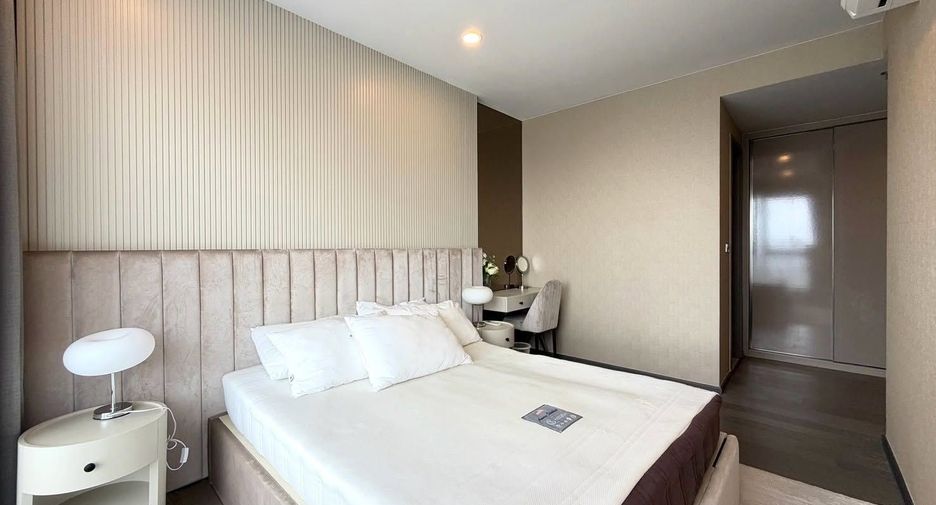 For rent 3 bedrooms condo in Khlong Toei, Bangkok