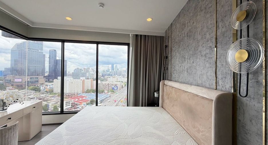 For rent 3 bedrooms condo in Khlong Toei, Bangkok