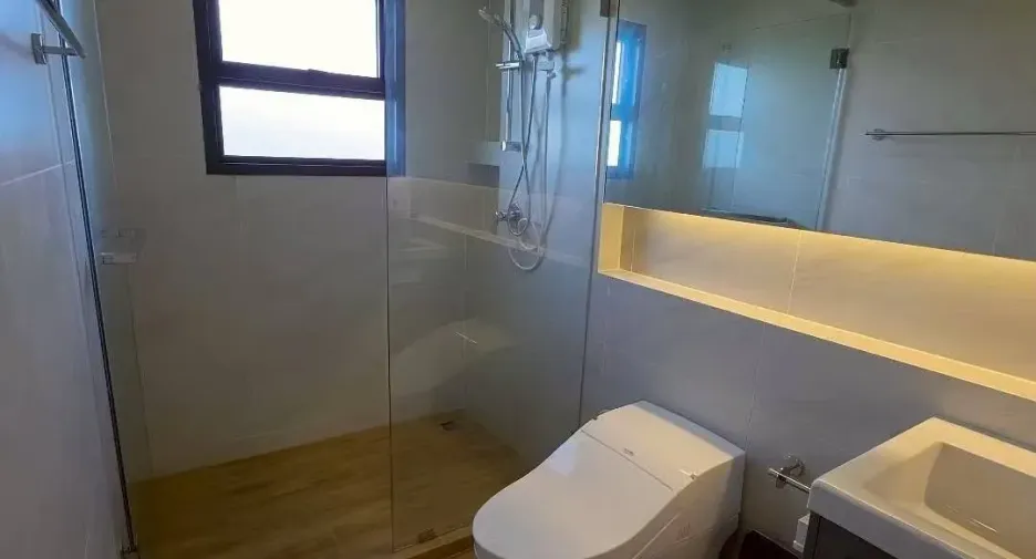 À louer 4 chambres maison à Bang Phli, Samut Prakan