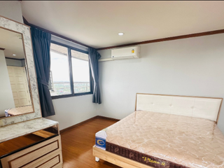Apartamento en alquiler de 3 habitaciones en Mueang Samut Prakan, Samut Prakan