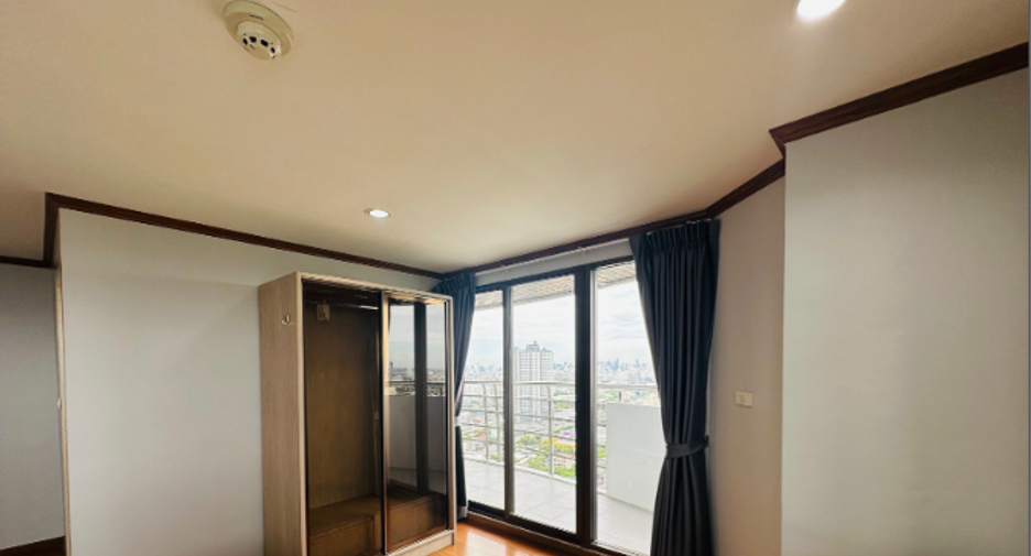 For rent 3 bedrooms apartment in Mueang Samut Prakan, Samut Prakan