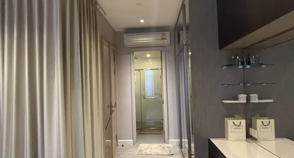 À vendre 1 chambre condo à Sathon, Bangkok