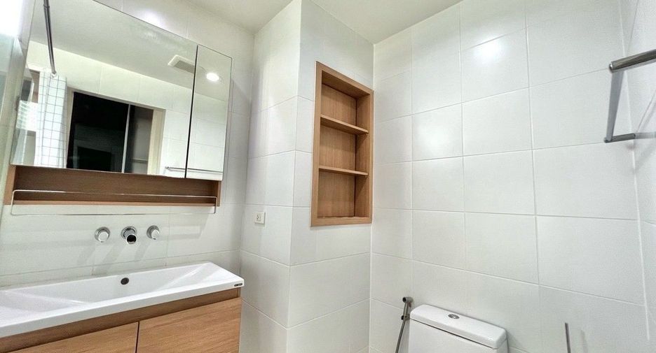 Condo en alquiler de 1 habitaciones en Khlong Toei, Bangkok