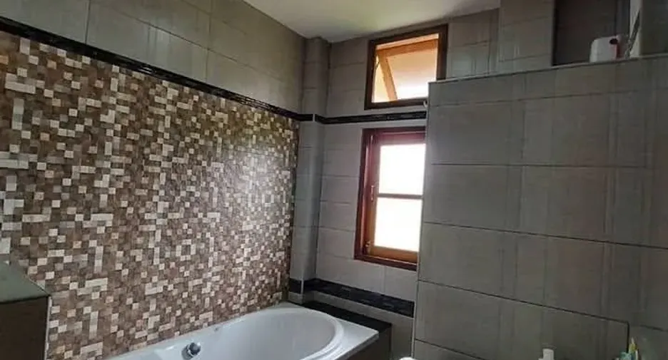 Villa zum Kauf mit 4 Zimmer in San Sai, Chiang Mai