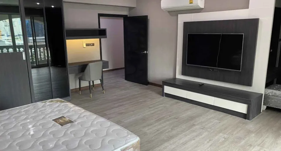 For rent 4 ベッドルーム condo in Watthana, Bangkok