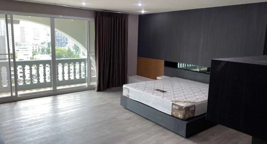 For rent 4 ベッドルーム condo in Watthana, Bangkok