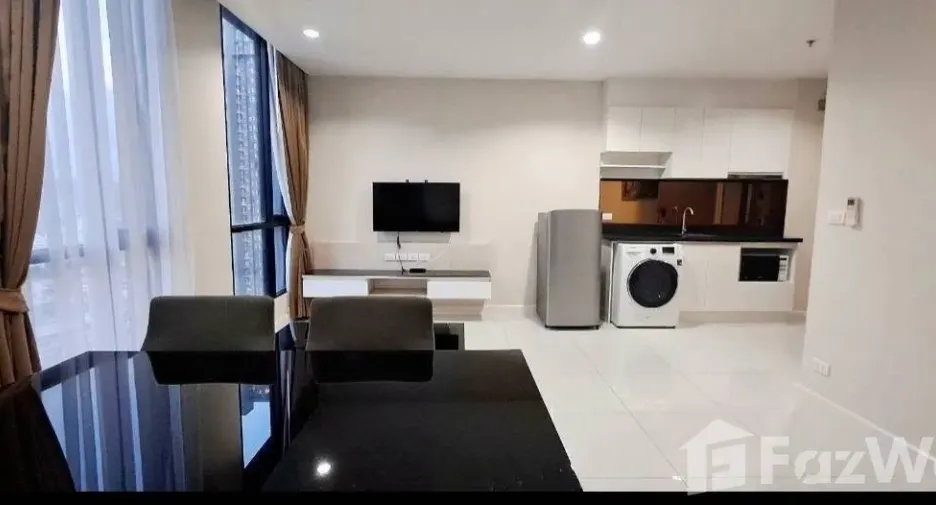 À louer 2 chambres condo à Watthana, Bangkok
