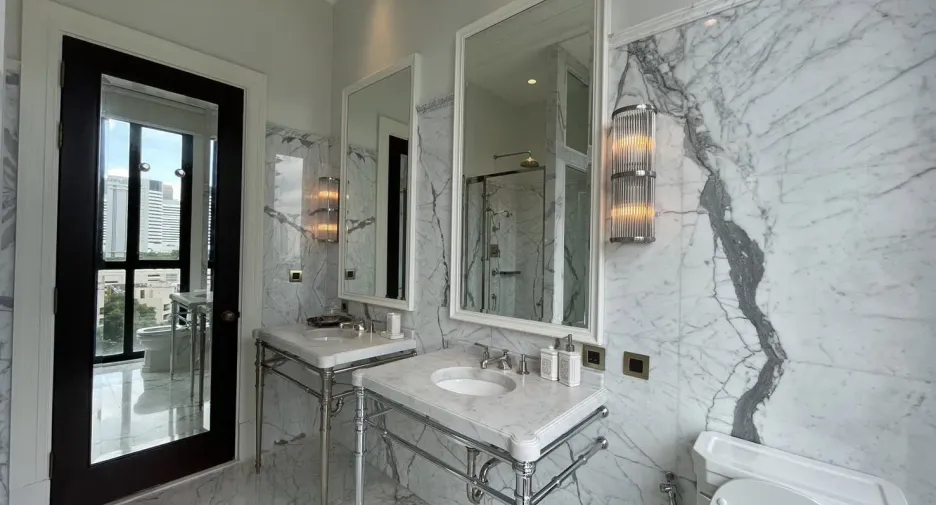For sale and for rent 2 bedrooms condo in Pathum Wan, Bangkok