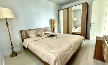 Condo en alquiler de 2 habitaciones en Huai Khwang, Bangkok