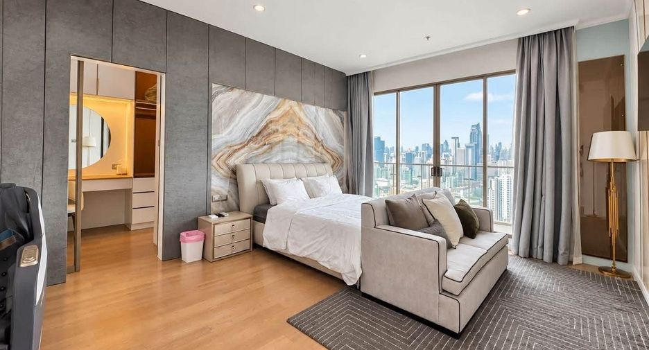 For sale and for rent 4 bedrooms condo in Watthana, Bangkok