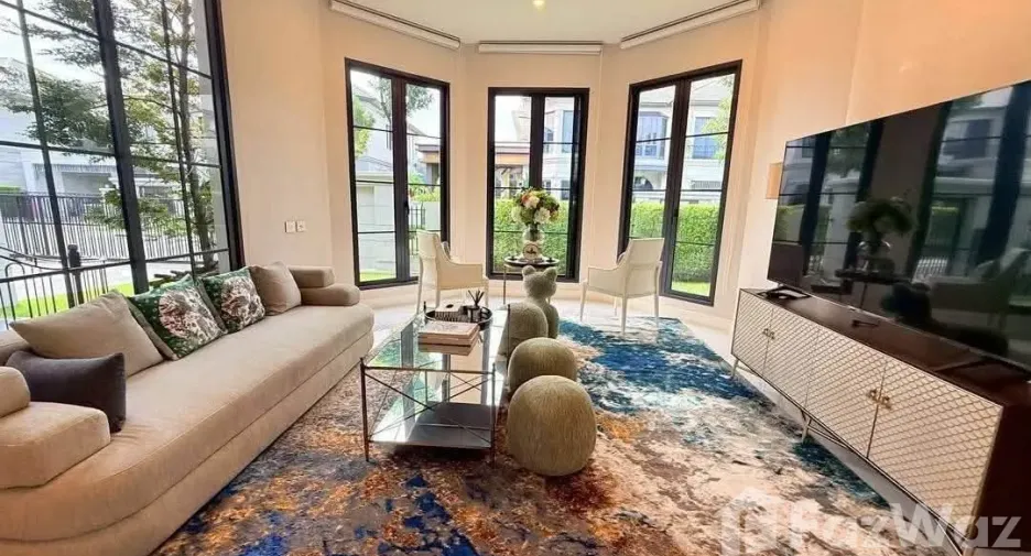 For sale and for rent 4 bedrooms house in Bang Kapi, Bangkok