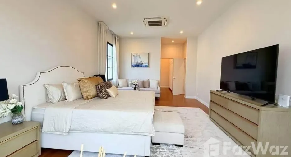 For sale and for rent 4 bedrooms house in Bang Kapi, Bangkok