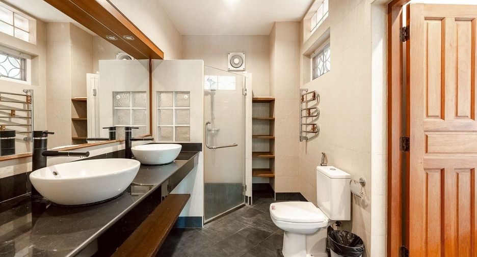 For sale 3 bedrooms villa in Mueang Phuket, Phuket