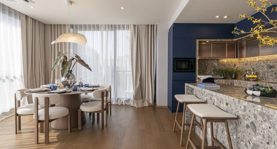 For rent 3 bedrooms condo in Khlong Toei, Bangkok