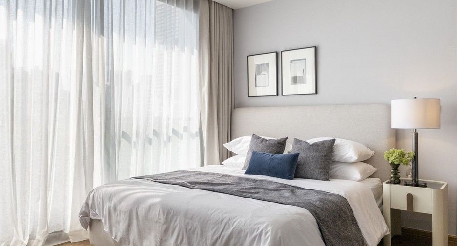 For rent 3 bedrooms condo in Khlong Toei, Bangkok