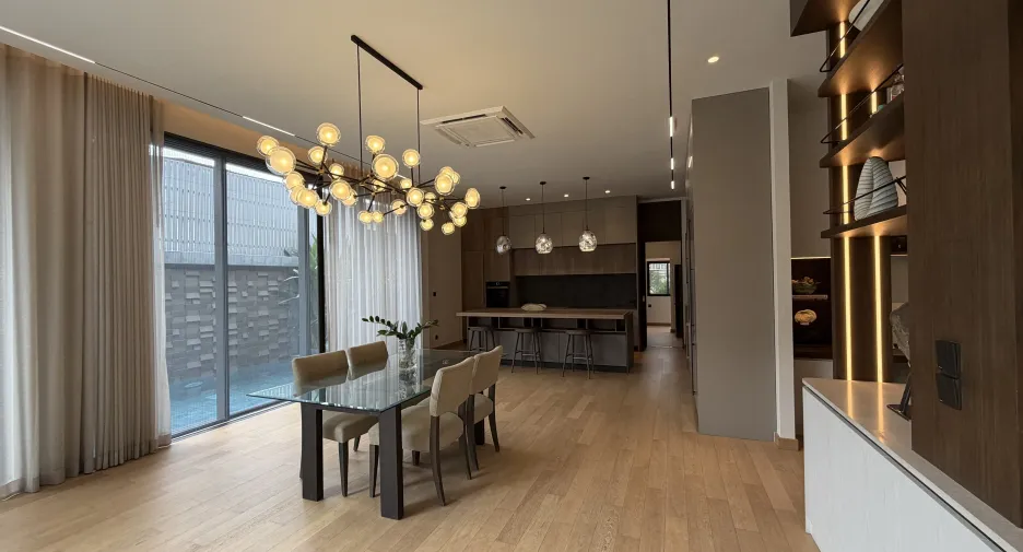 For sale and for rent 6 bedrooms house in Huai Khwang, Bangkok