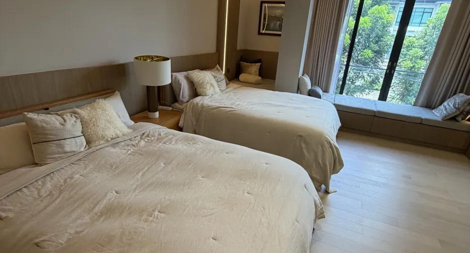 For sale and for rent 6 bedrooms house in Huai Khwang, Bangkok