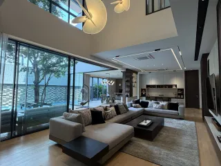 For sale and for rent 6 bedrooms house in Huai Khwang, Bangkok