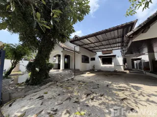For rent 3 bedrooms house in Huai Khwang, Bangkok