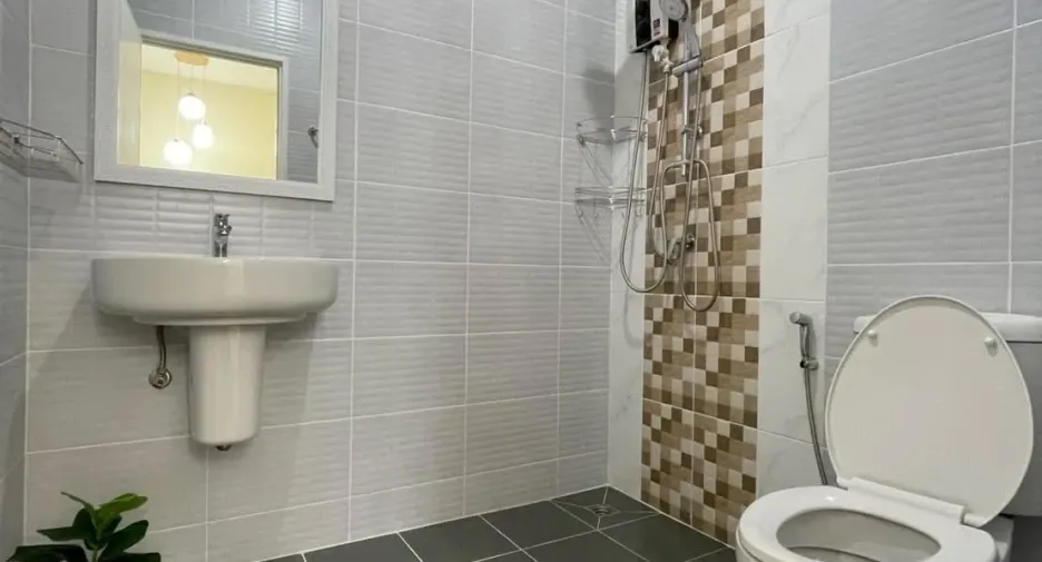 For rent 2 bedrooms townhouse in Mueang Chiang Mai, Chiang Mai