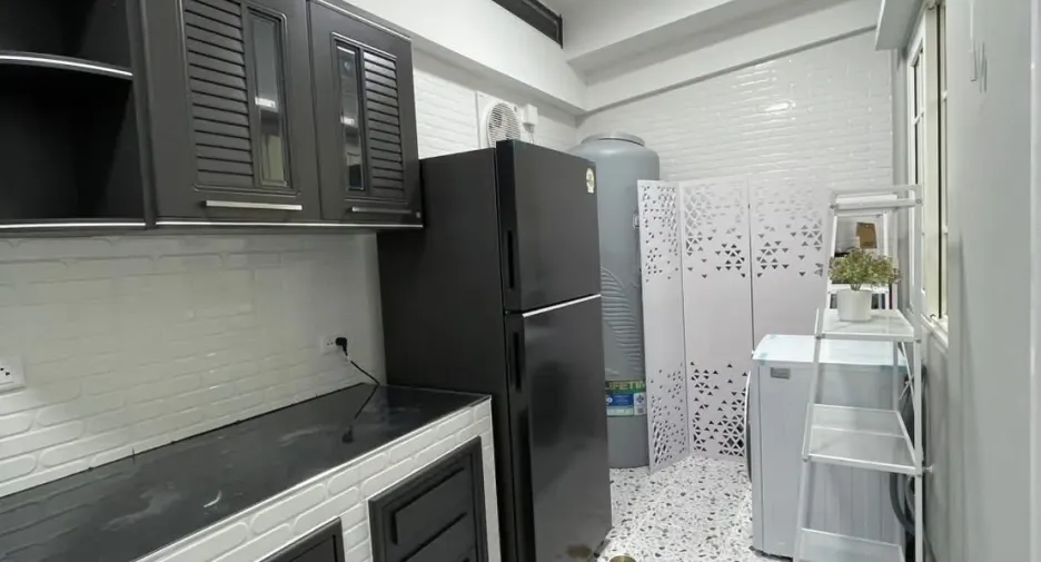 For rent 2 bedrooms townhouse in Mueang Chiang Mai, Chiang Mai
