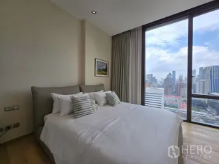 À louer 2 chambres condo à Pathum Wan, Bangkok