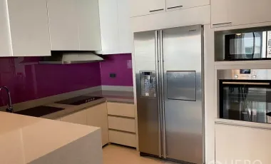 For rent 3 bedrooms condo in Khlong Toei, Bangkok