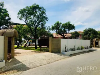 For rent 5 bedrooms office in Bang Na, Bangkok
