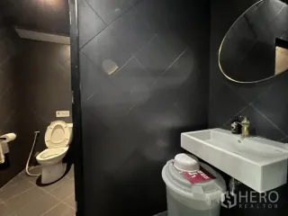 For rent retail Space in Phra Khanong, Bangkok