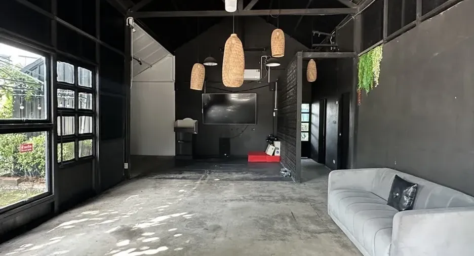 For rent retail Space in Phra Khanong, Bangkok