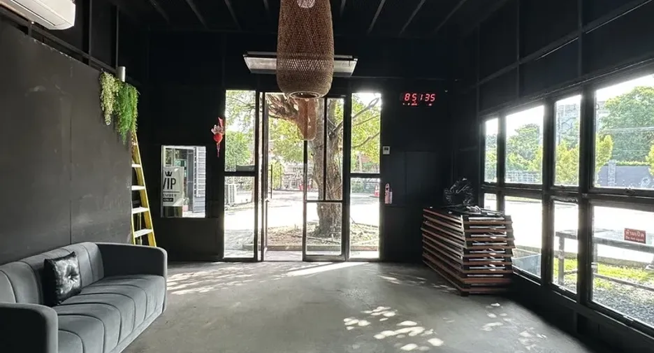 For rent retail Space in Phra Khanong, Bangkok
