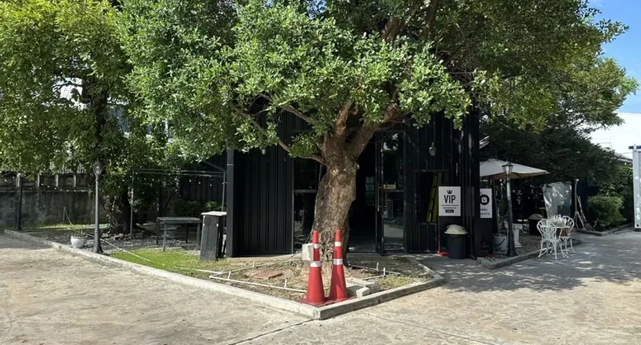 For rent retail Space in Phra Khanong, Bangkok