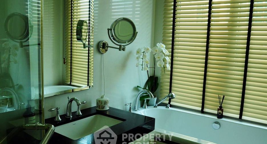 For rent 3 bedrooms condo in Watthana, Bangkok