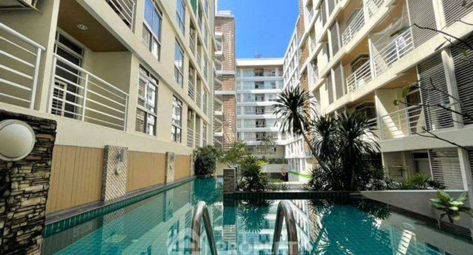 Condo en venta de 2 habitaciones en Phra Khanong, Bangkok