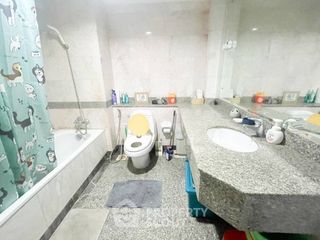 For rent and for sale 2 bedrooms condo in Watthana, Bangkok