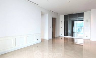 For sale 3 ベッドルーム condo in Pathum Wan, Bangkok