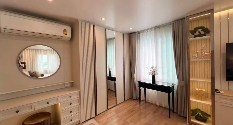For rent 2 bedrooms condo in Yan Nawa, Bangkok